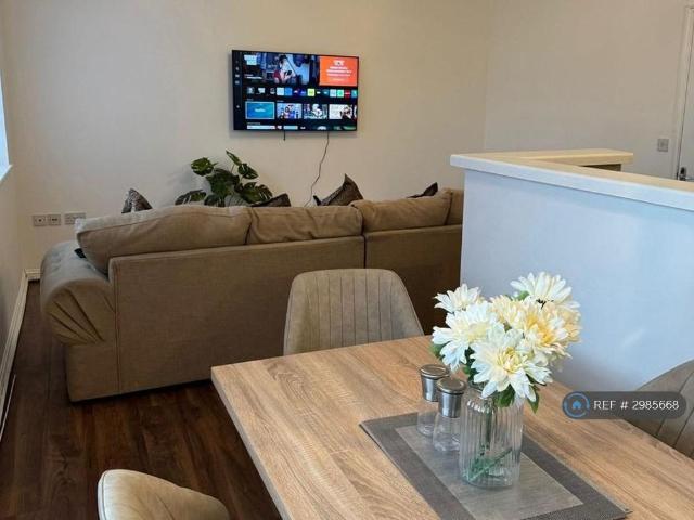 2 bedroom flat to rent