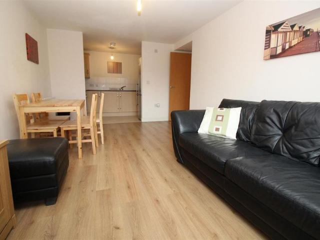 2 bedroom flat to rent