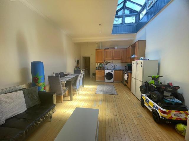 2 bedroom flat to rent