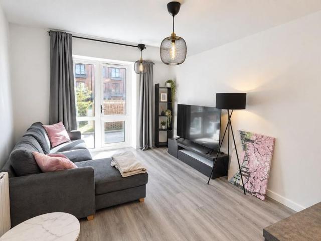 2 bedroom flat to rent