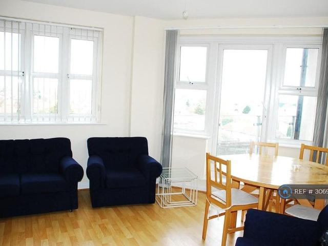 2 bedroom flat to rent