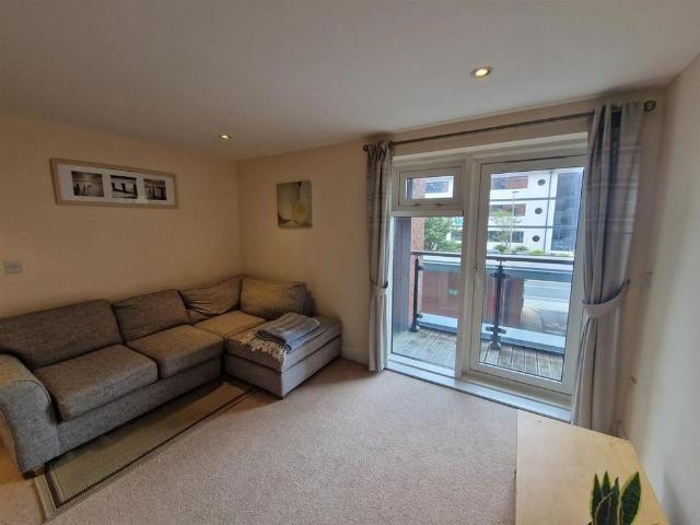 2 bedroom flat to rent