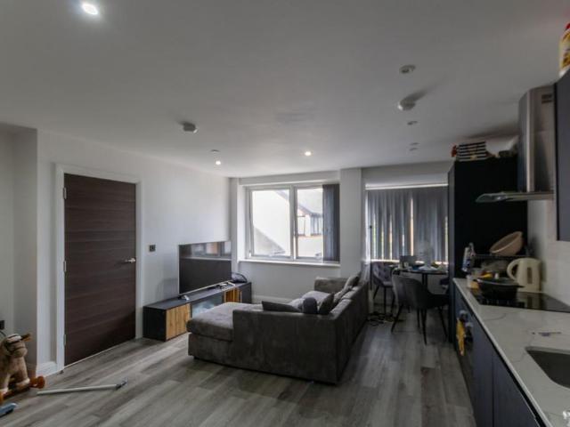 2 bedroom flat to rent