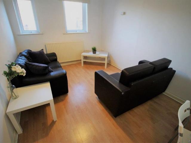 2 bedroom flat to rent