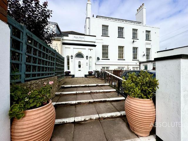 2 bedroom flat to rent