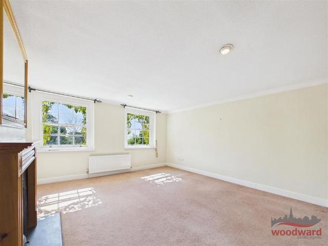 2 bedroom penthouse to rent