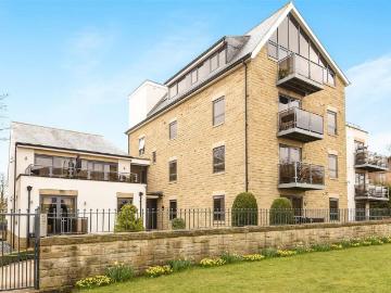 Leeds, West Yorkshire, North England - Equipped kitchen