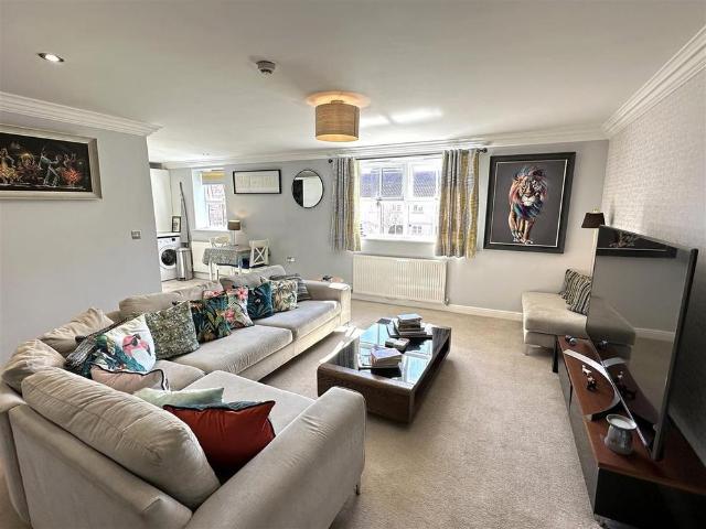 2 bedroom flat to rent