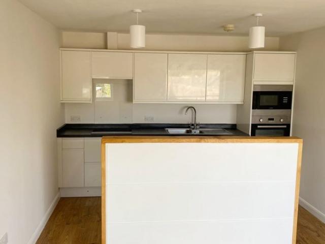 2 Bedroom Flat, Victoria Road, Burgess Hill