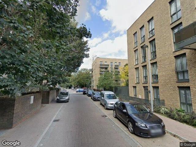 2 bedroom flat with balcony