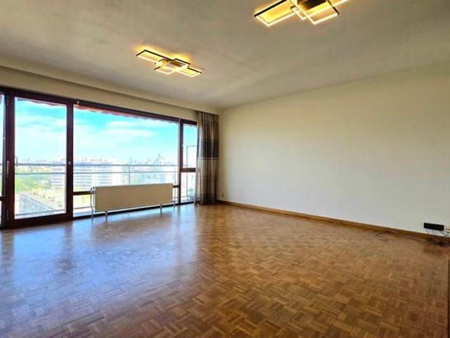 2 bedroom flat with 2 terraces