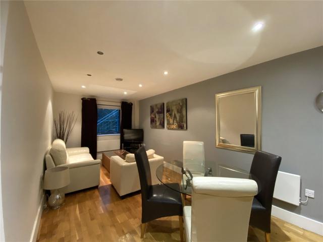 2 Bedroom Flat / Apartment