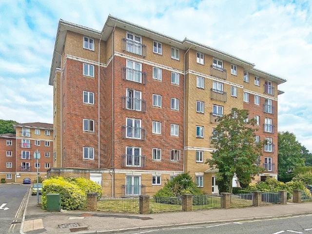 2 BEDROOM Flat / Apartment