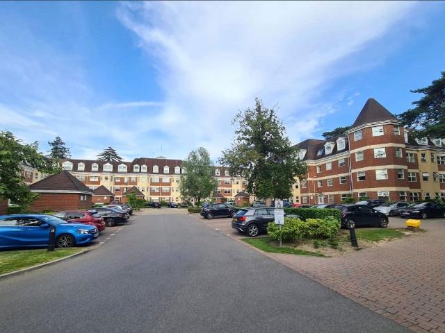 2 BEDROOM Flat / Apartment