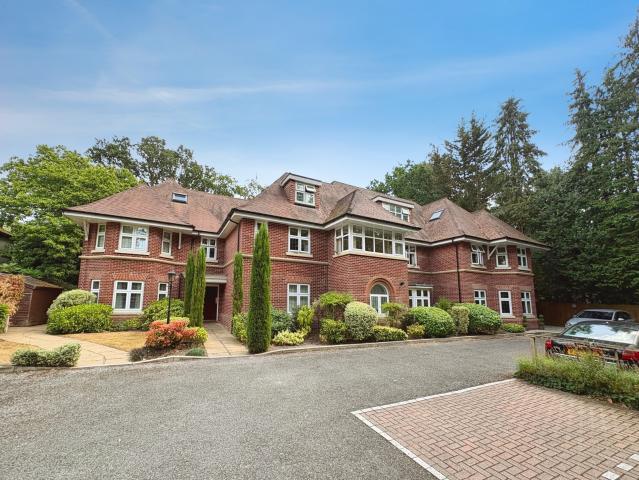 2 BEDROOM Flat / Apartment