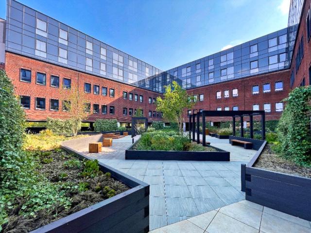2 BEDROOM Flat / Apartment