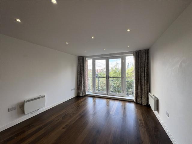 2 Bedroom Flat / Apartment