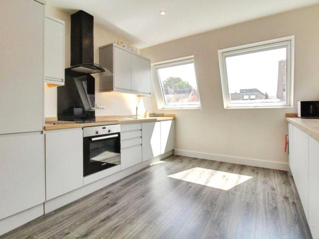 2 BEDROOM Flat / Apartment