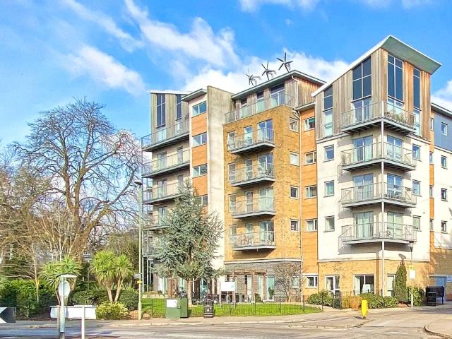 2 BEDROOM Flat / Apartment