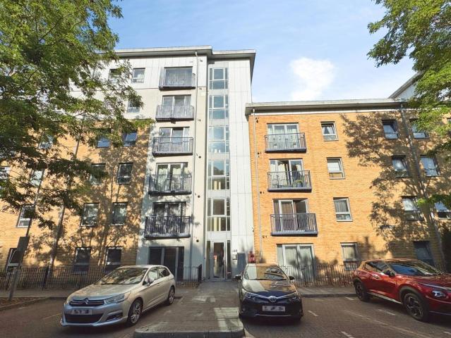 2 BEDROOM Flat / Apartment