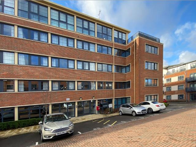 2 BEDROOM Flat / Apartment
