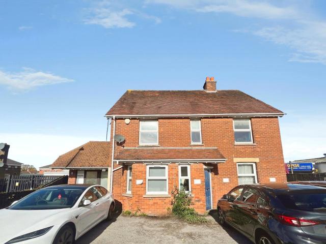 2 BEDROOM Flat / Apartment