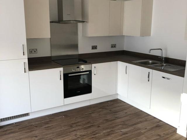2 bedroom flat available for rent in Woolwich