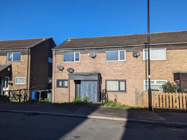 2 bedroom flat, Chapeltown, Sheffield