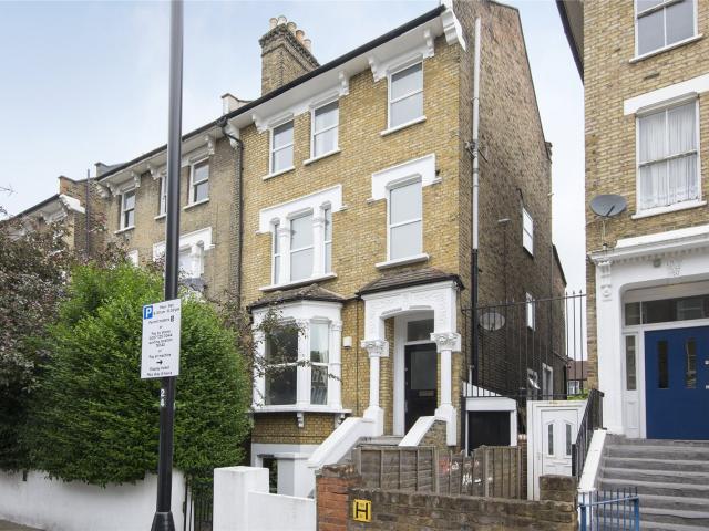 2 bedroom Flat