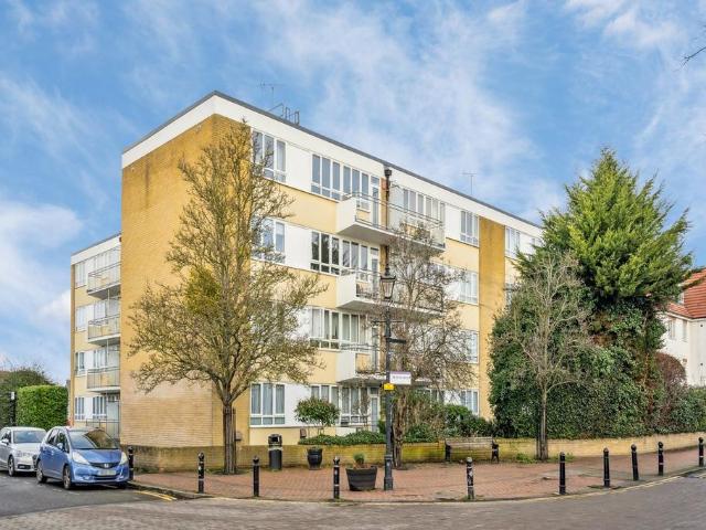 2 bedroom flat for sale