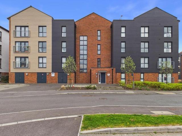 2 bedroom flat for sale