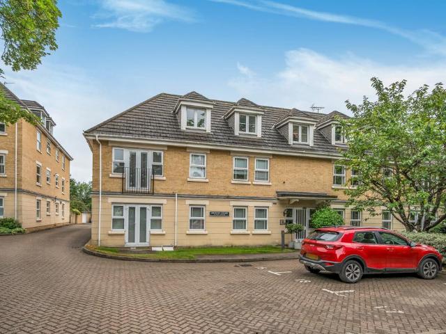 2 bedroom flat for sale