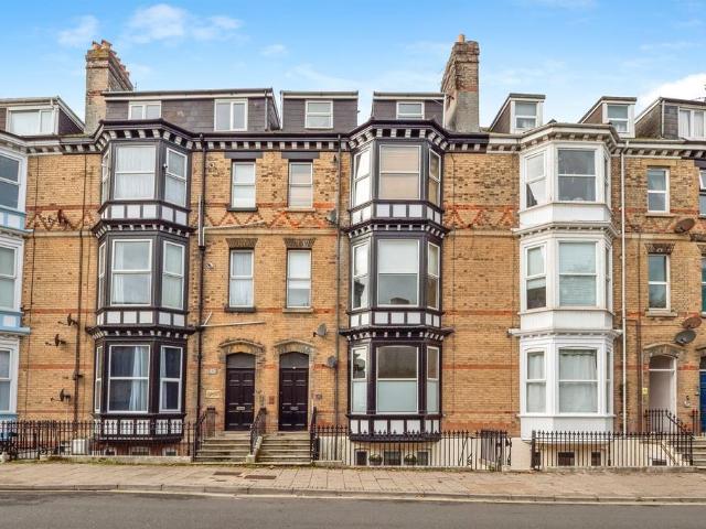 2 bedroom flat for sale