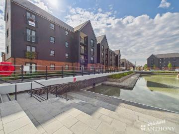 2 bedroom flat for sale