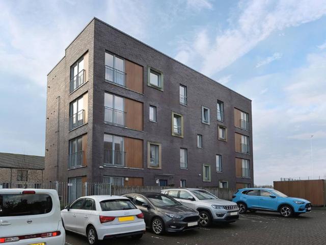 2 bedroom flat for sale