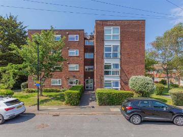 2 bedroom flat for sale
