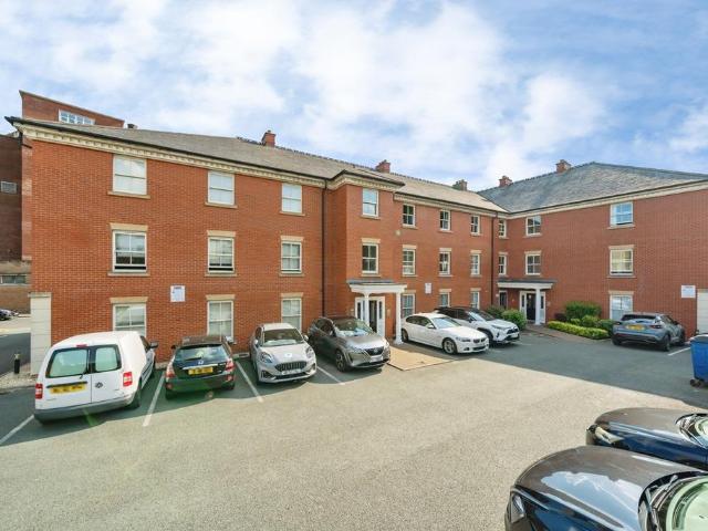 2 bedroom flat for sale