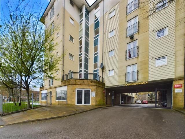 2 bedroom flat for sale