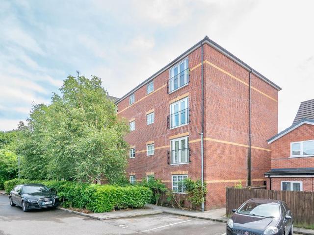 2 bedroom flat for sale
