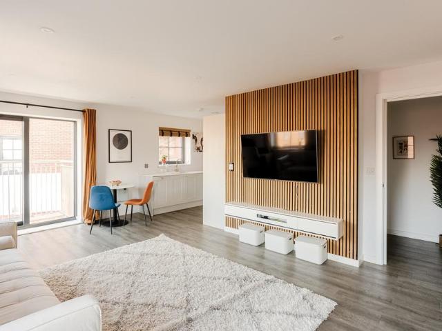 2 bedroom flat for sale