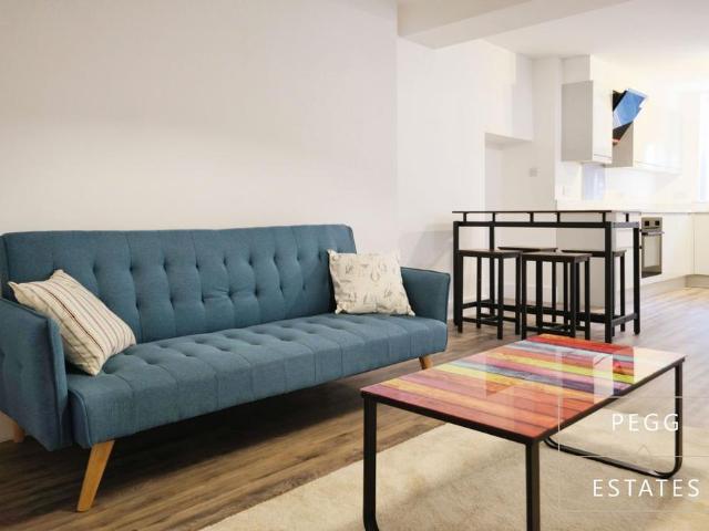 2 bedroom flat for sale