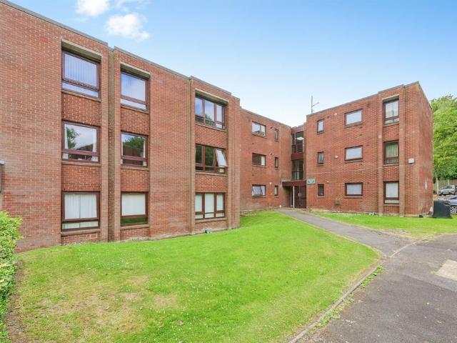 2 bedroom flat for sale