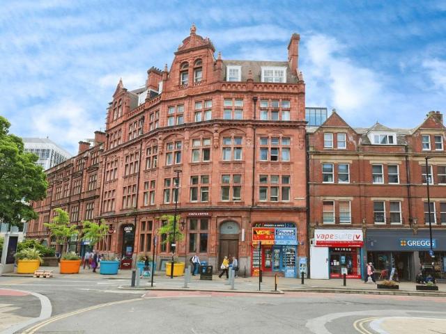2 bedroom flat for sale