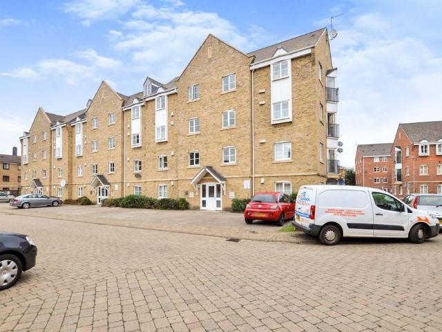 2 bedroom flat for sale