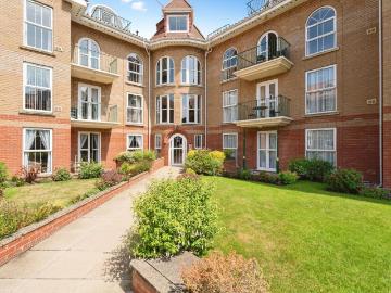 2 bedroom flat for sale