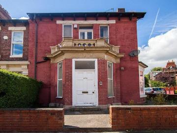 2 bedroom flat for sale