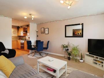 2 bedroom flat for sale