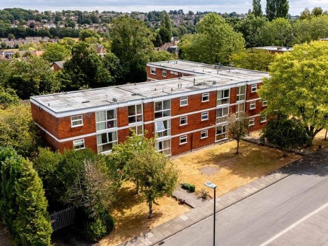2 bedroom flat for sale