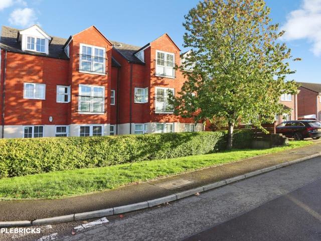 2 bedroom flat for sale