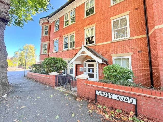 2 bedroom flat for sale